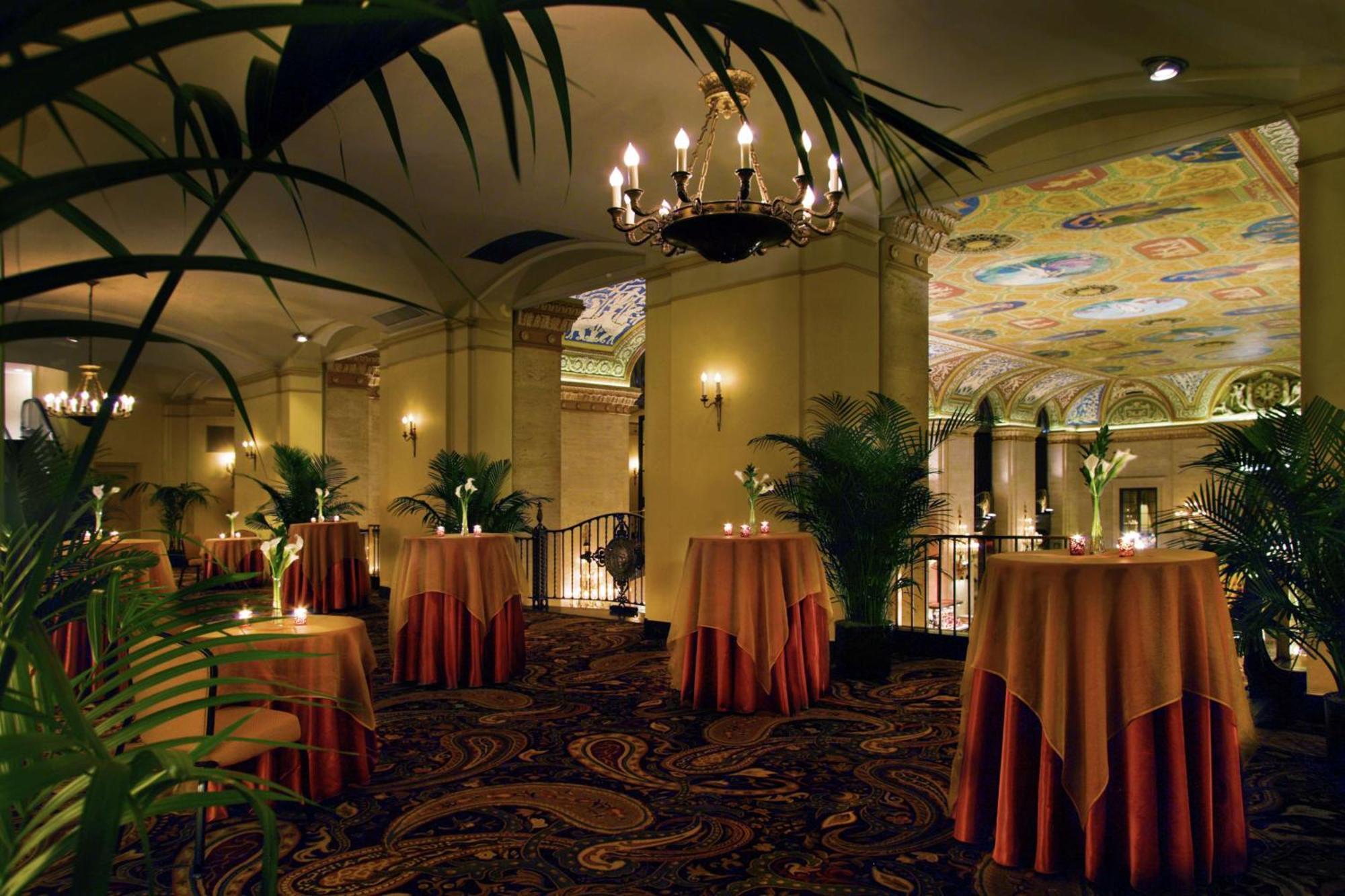 The Palmer House Hilton Чикаго Екстериор снимка